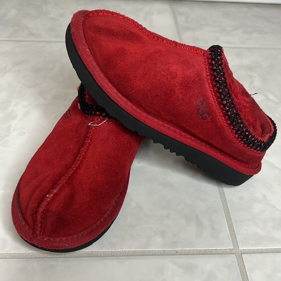 UGG LITTLE KIDS' TASMAN II SLIPPERS IN RED
USA 13 - Picture 4 of 5